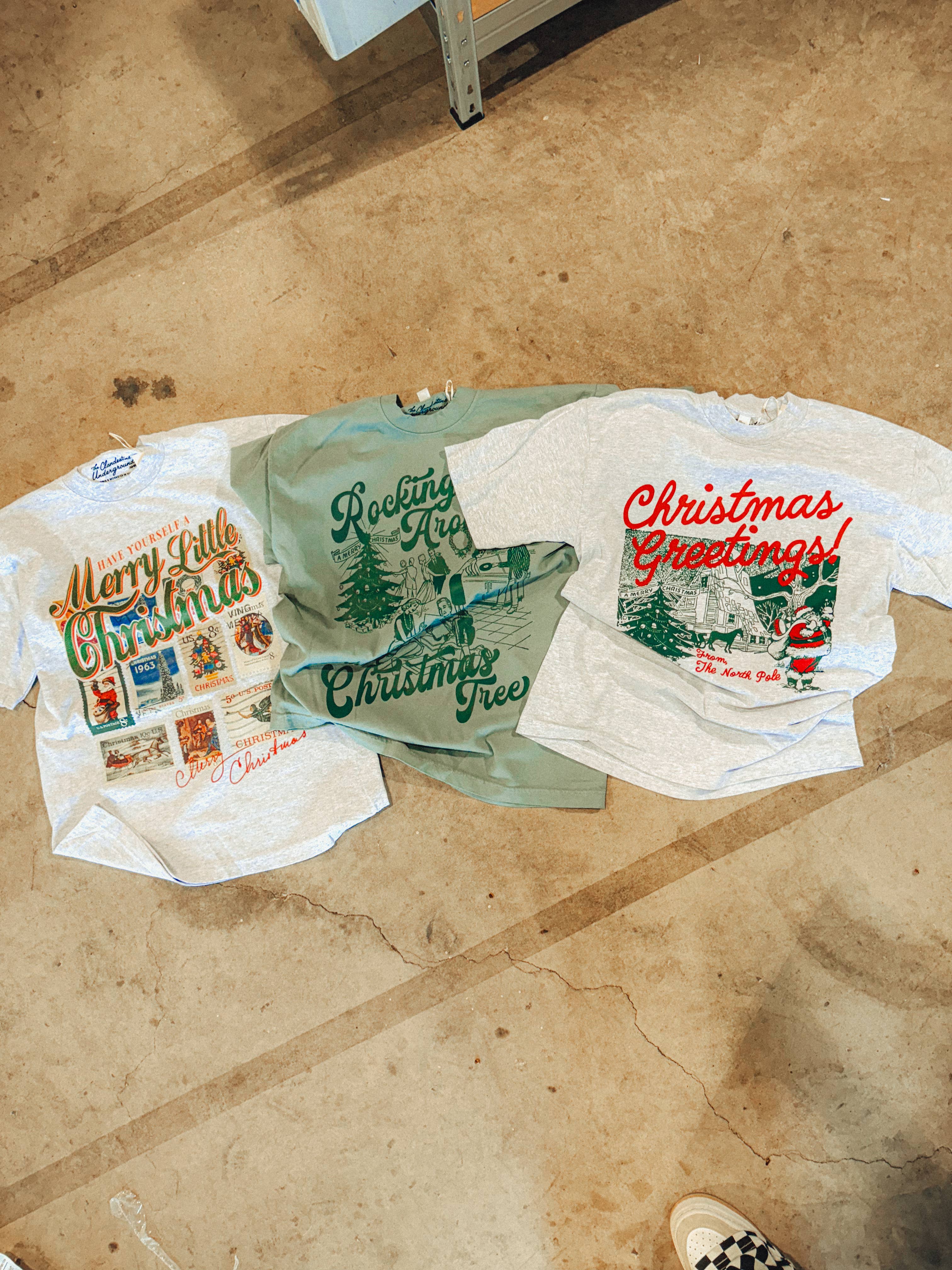 The Clandestine Underground - Venta al por mayor Camiseta serigrafiada - Mujer - ¡Saludos Navideños! Camiseta Cuadrada de Algodón para las Fiestas7