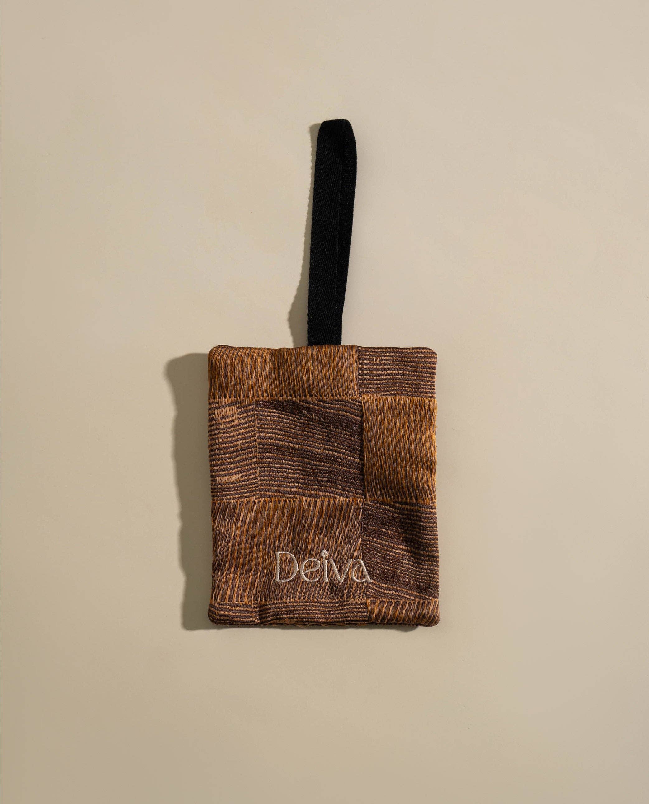 Deiva - Wholesale Sachet - Darkwood2