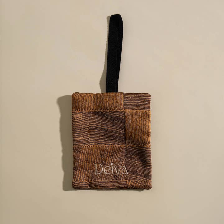 Deiva - Wholesale Sachet - Darkwood2