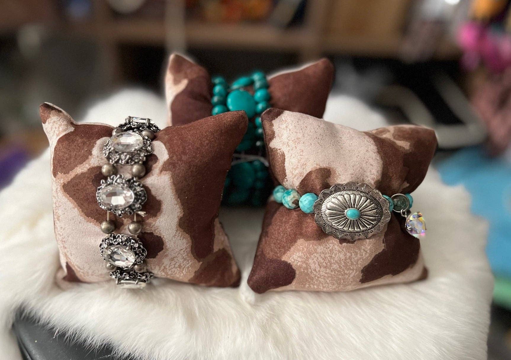 Cedar Hill Country Market - Wholesale Jewelry Stand & Display - Jewelry Pillows / Display Puffs