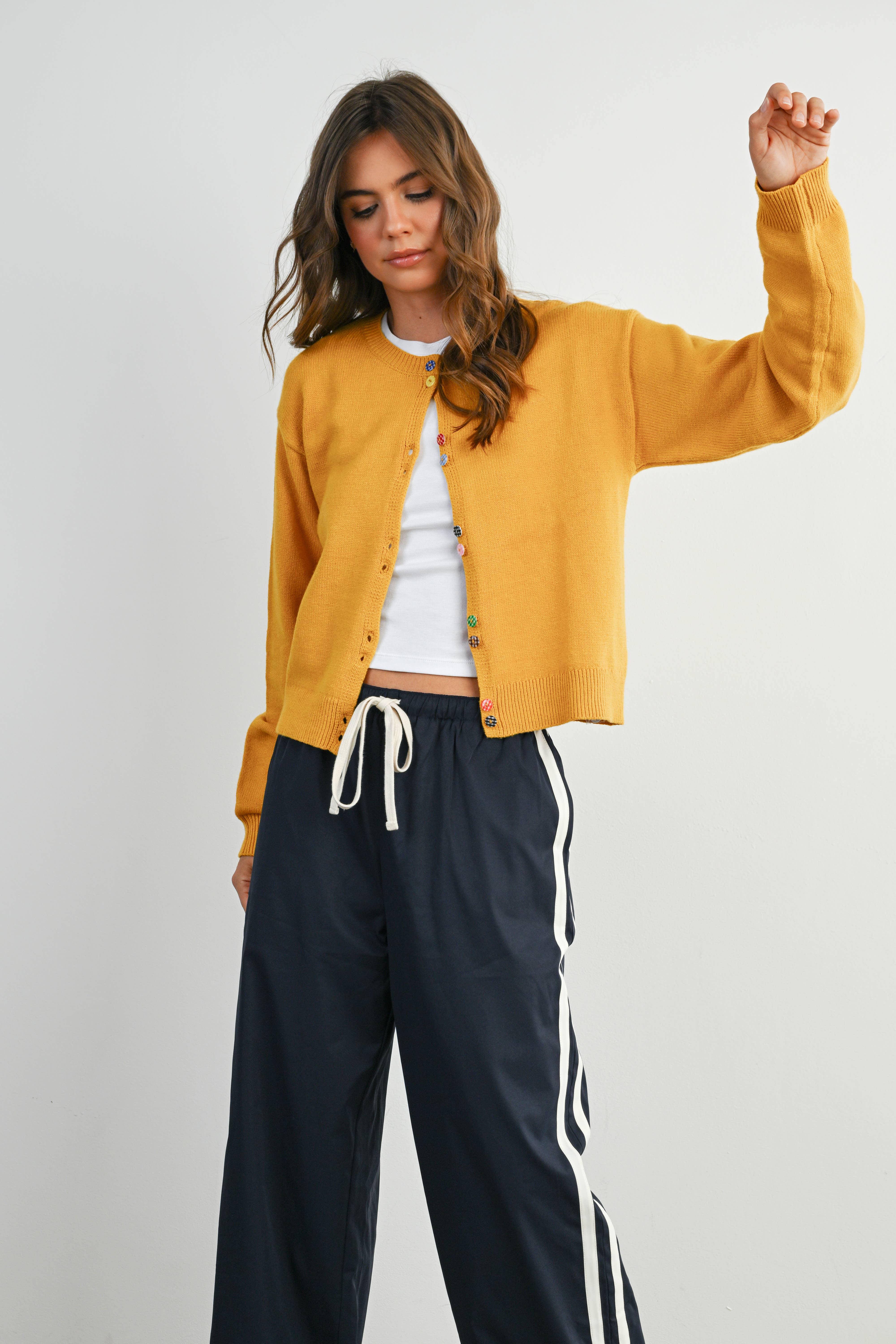 BUTTERMELON - Wholesale Cardigan - Women's - Long Sleeve Buttoned Cropped Cardigan - BMC790610