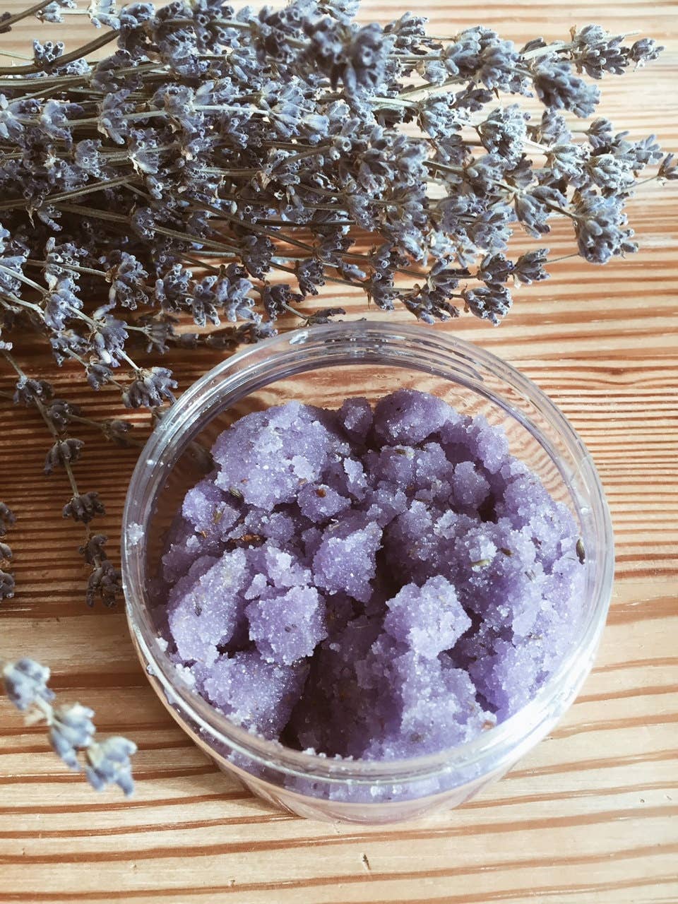 Voss Botanicals, LLC - Vente Gommage/exfoliant pour le corps - Gommage à la lavande | Gommage corporel | Sucre à la lavande | Exfoliant | Éclaircissant la peau | Cadeau | Soins de la peau | Gommage polissant pour la peau | Gommage végétalien