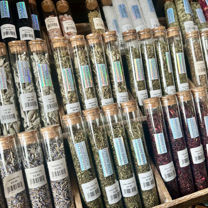 Tubes à essai pour herbes pour la vente par Mz. Jones’ Curio, Inc.