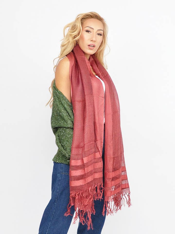 Bufanda de seda de color rojo para venta al por mayor de Kalimera Clothing Athens