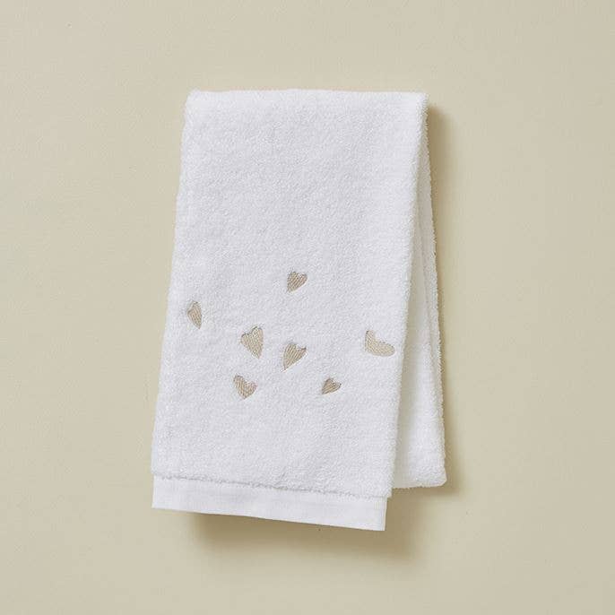 Fancy towel 50x100 Jolis coeurs for wholesale by Sylvie Thiriez