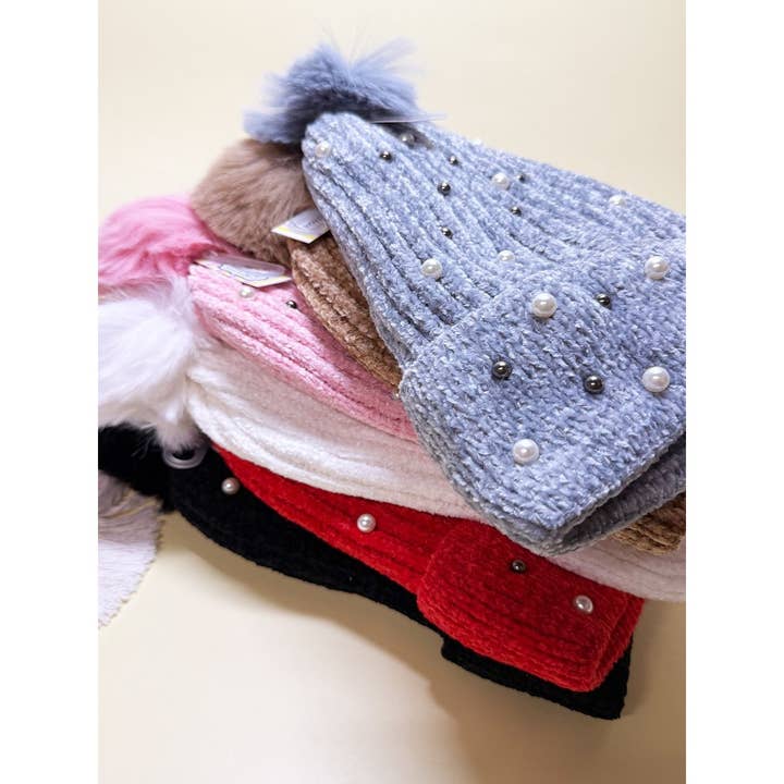 Bonnets en chenille avec perles et clous détaillés pour la vente par Funteze