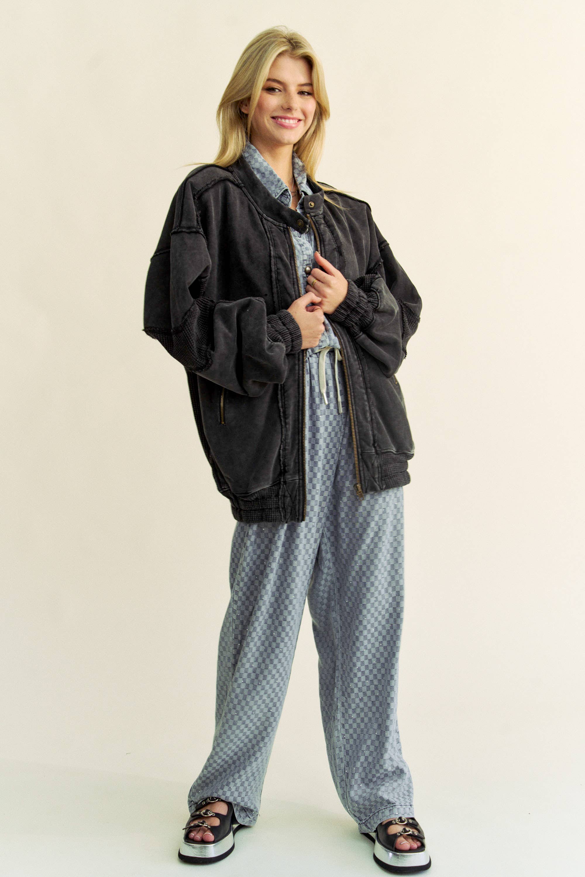 Davi & Dani - Wholesale Jas - Dames - FLEECEJACK MET WAFELRAND EN RITSSLUITING AAN DE VOORKANT17