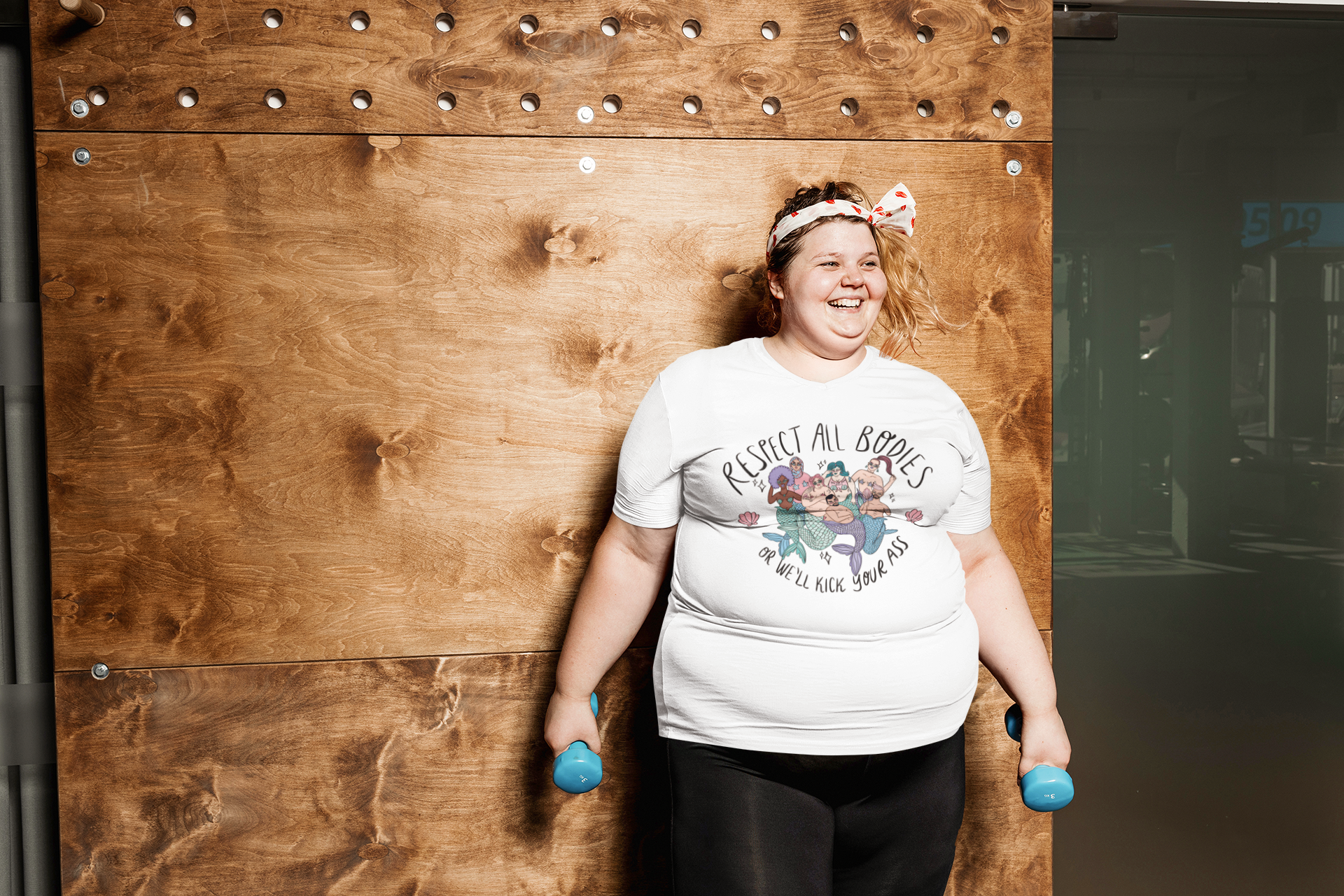 Chiaralascura – wholesale T-shirts med screentryck – Dam – Unisex t-shirt i ekologisk bomull med Body Positive sjöjungfruar0