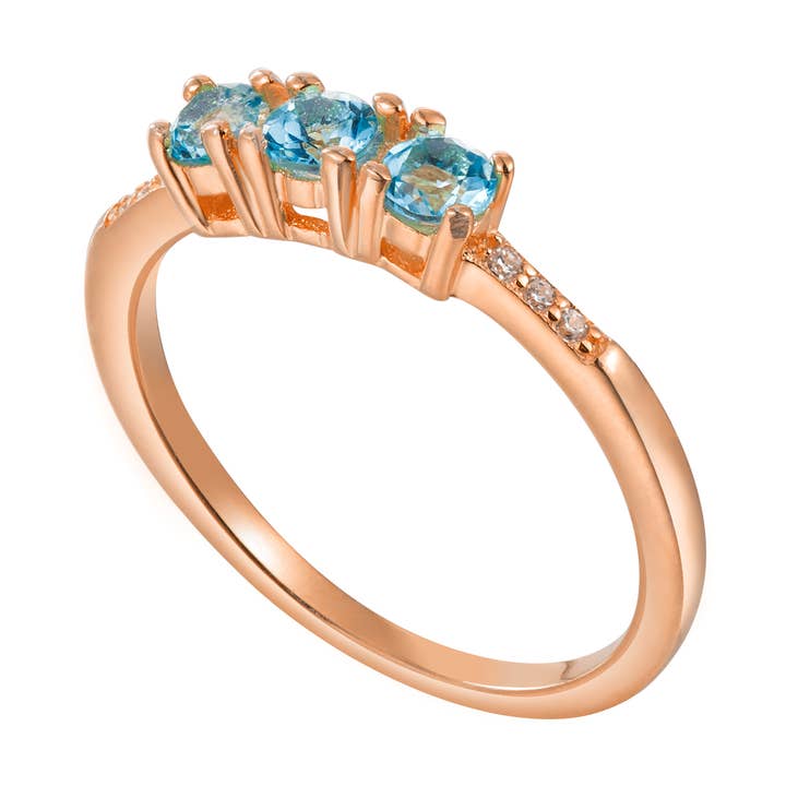 Anello a 3 pietre con topazio blu Londra per la vendita all'ingrosso da parte di Heilo Jewelry