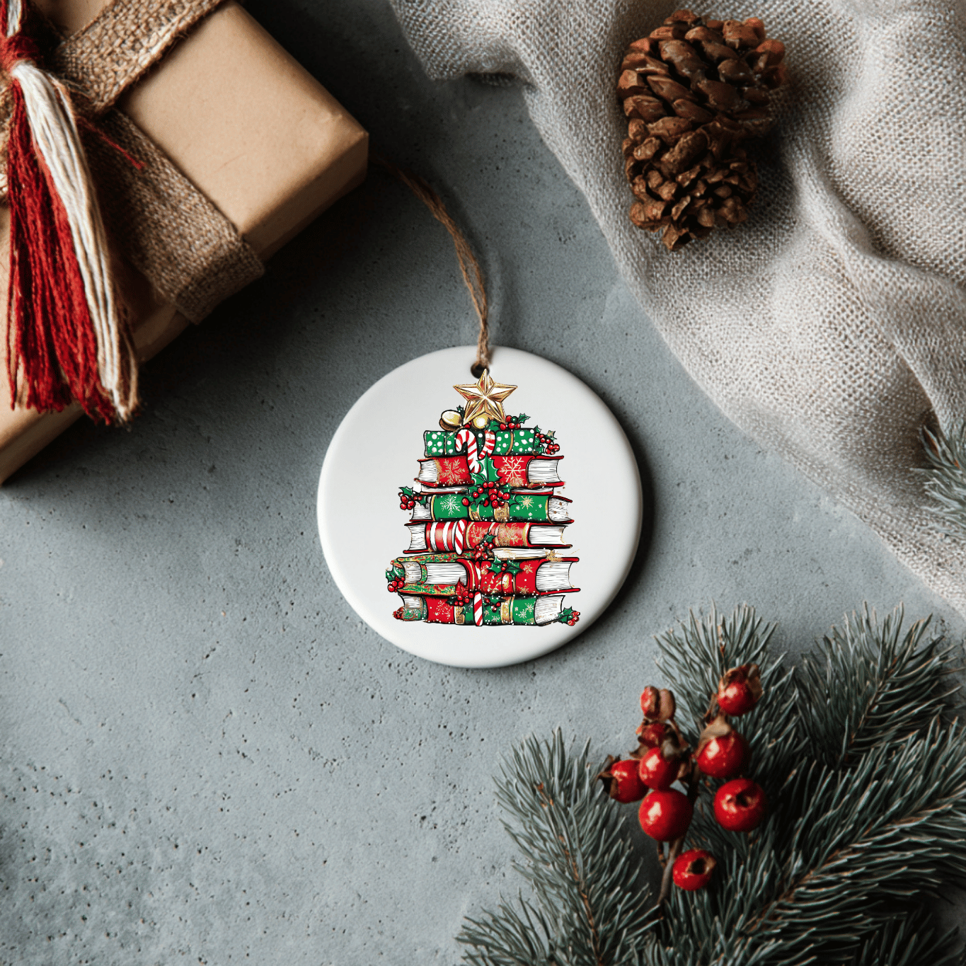 JAC Wholesale - Vente Objets de décoration - Ornement en céramique Arbre de Noël en livres empilés1