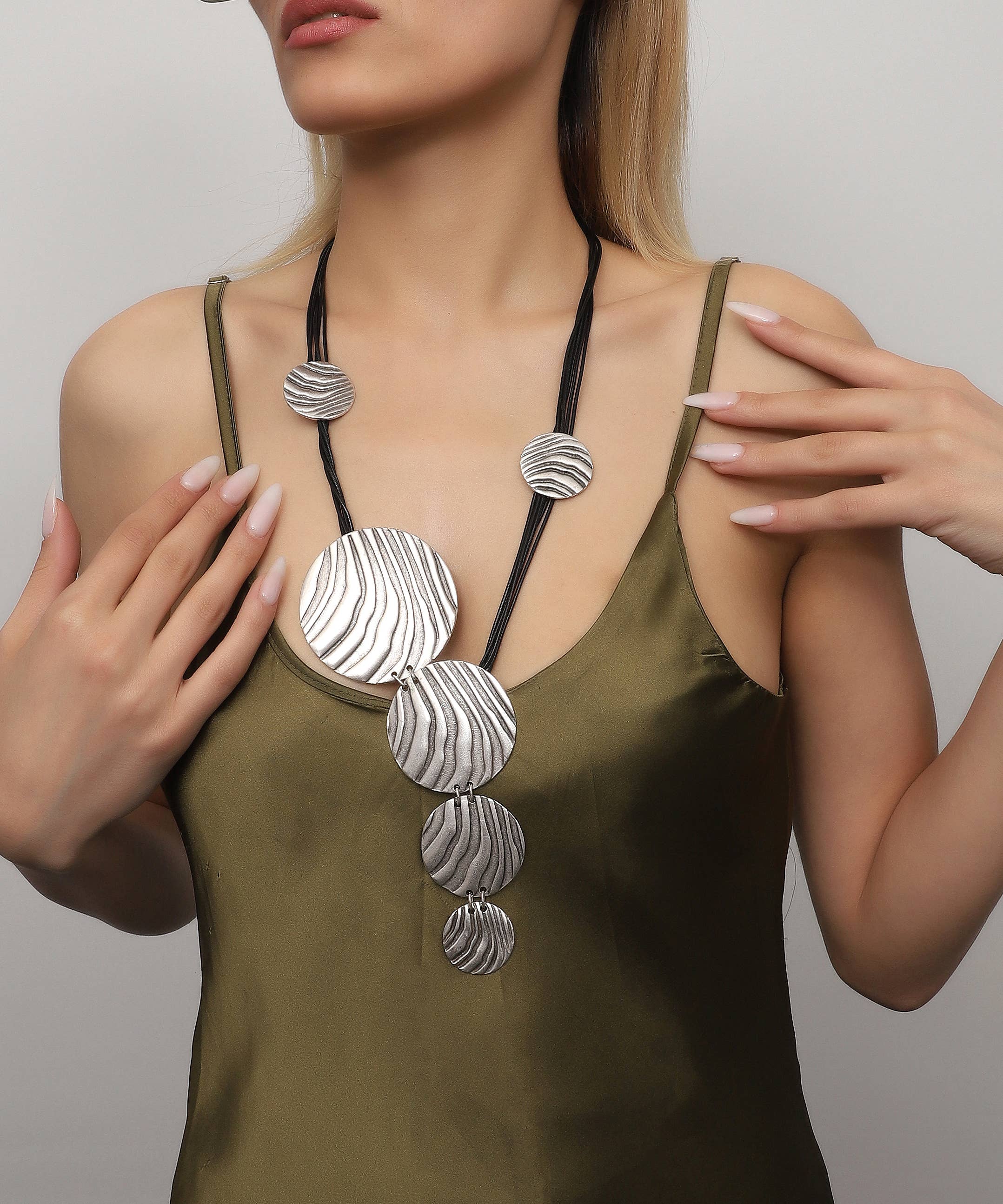 BUBU BY TEKIN SHOP - Venta al por mayor Gargantilla ancha - Collar Boho Chapado en Plata