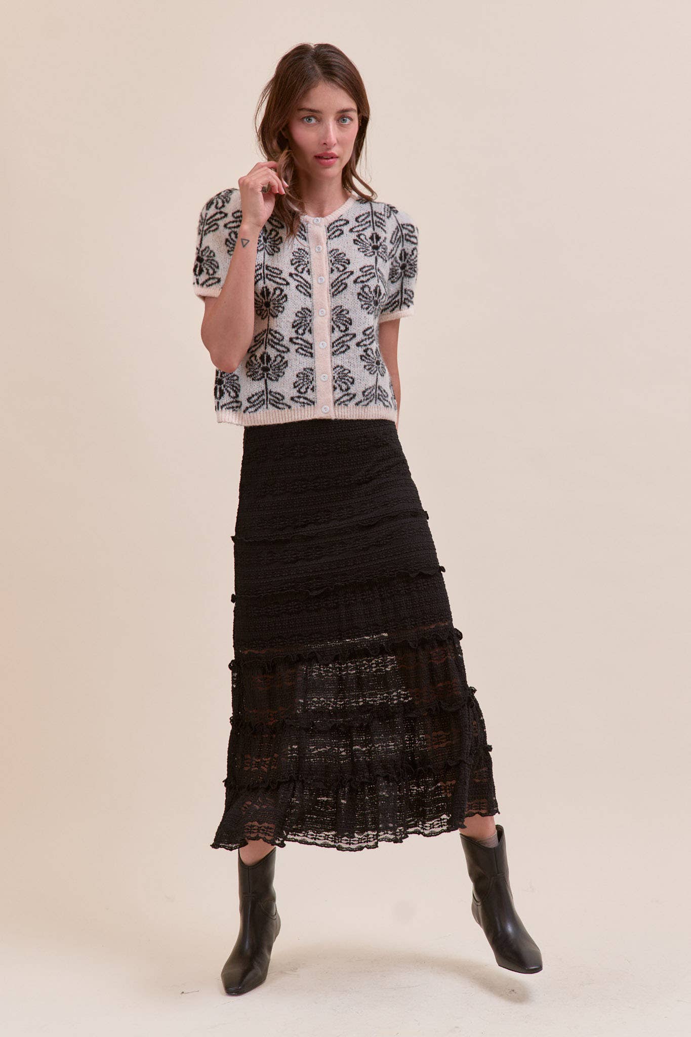&MERCI - Wholesale Skirt - Women's - LACE TIERED RUFFLE TRIM MERMAID MIDI SKIRT MSK43956