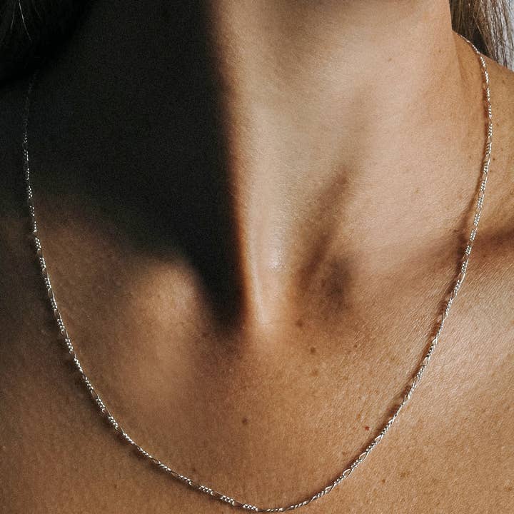 Sayre - Wholesale Link & Chain Necklace - Dainty Figaro Chain Necklace3