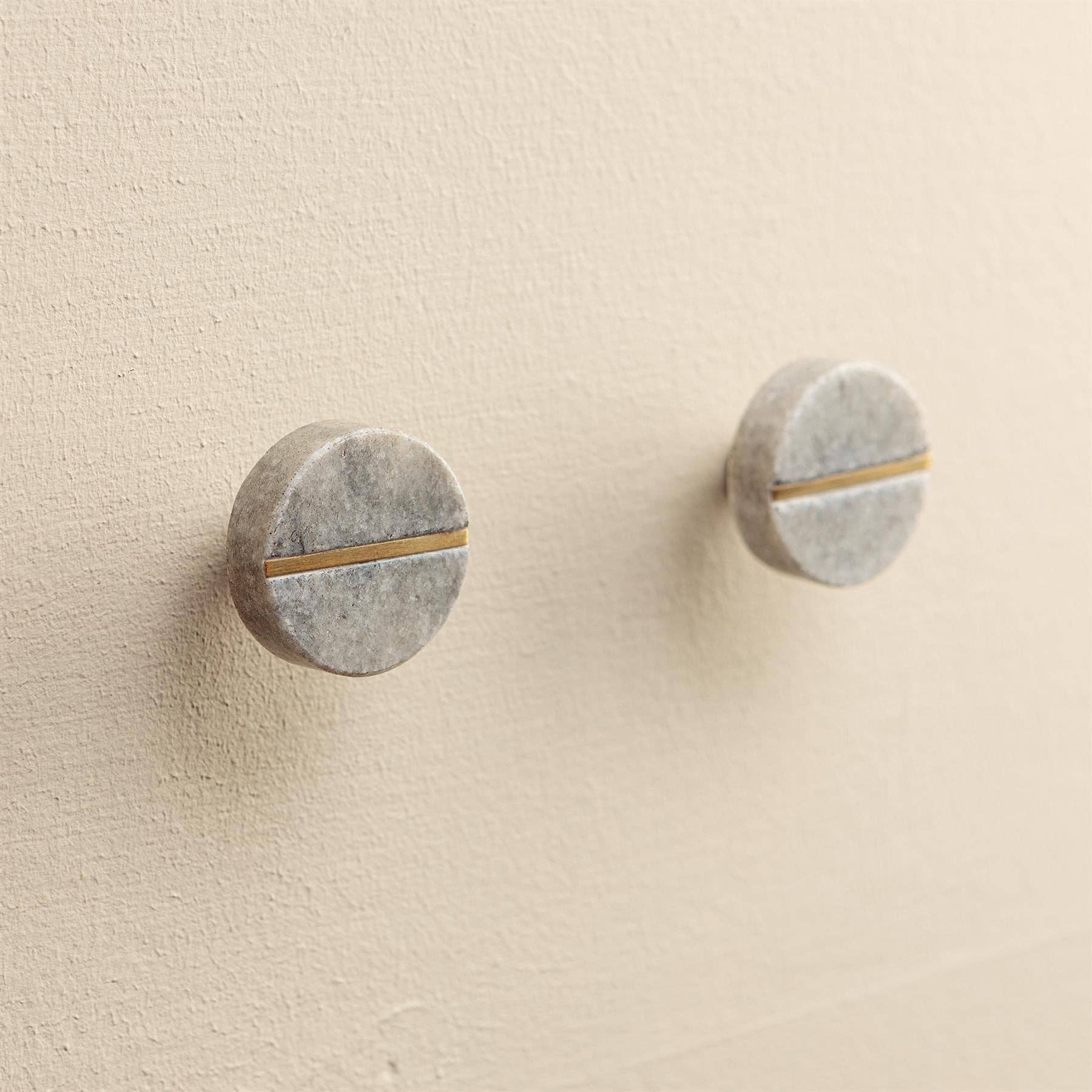 Chickidee – wholesale Knob/pull – Nyra Blue Stone Brass Oval Drawer Knobs1