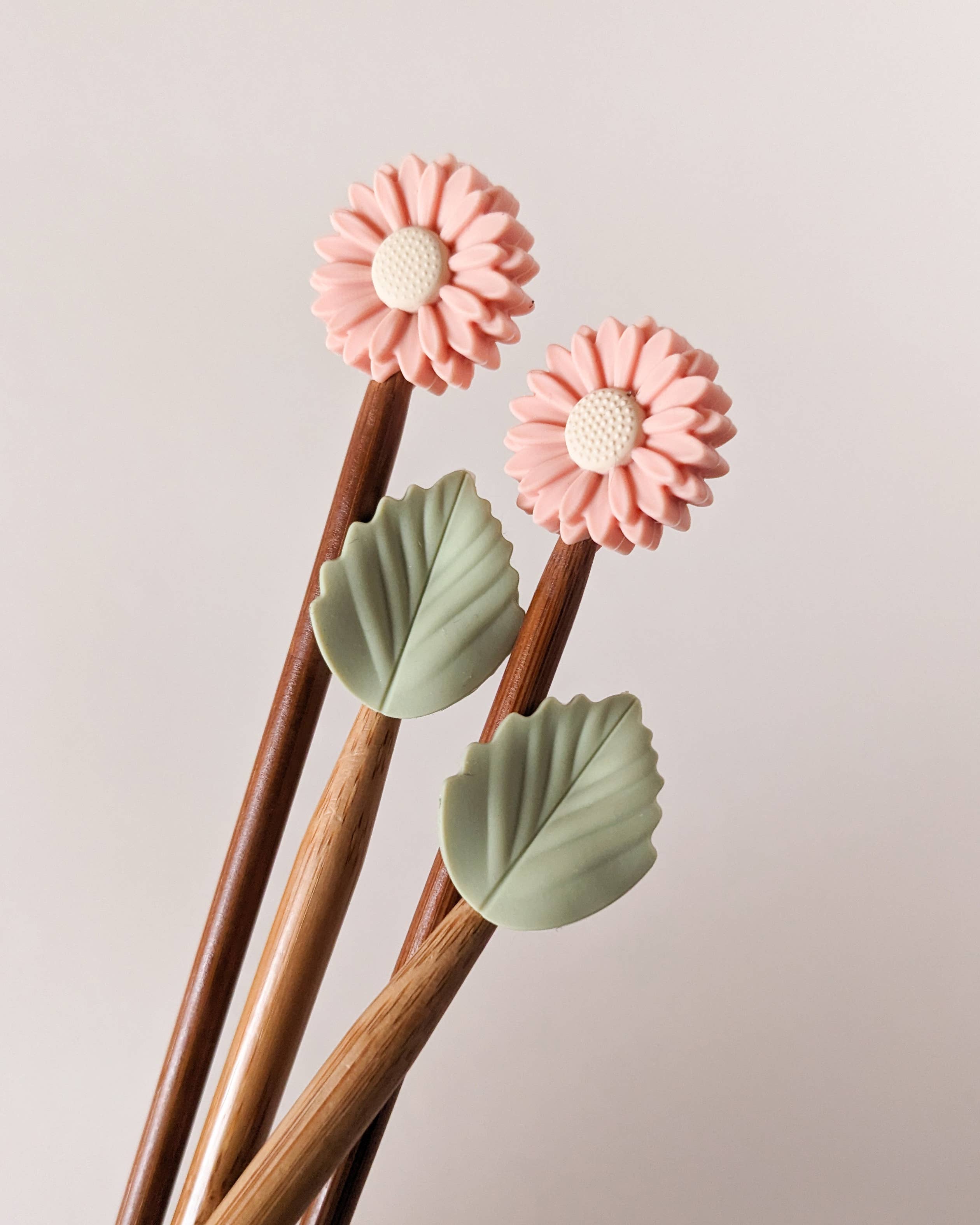 Hello Kim - Kim Chui - Wholesale Knitting/Crochet Supplies - Daisies - Needle protector1