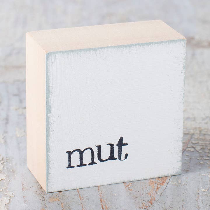 Dekoholzklotz 6x6cm "mut" für den Großhandel von IOPLA