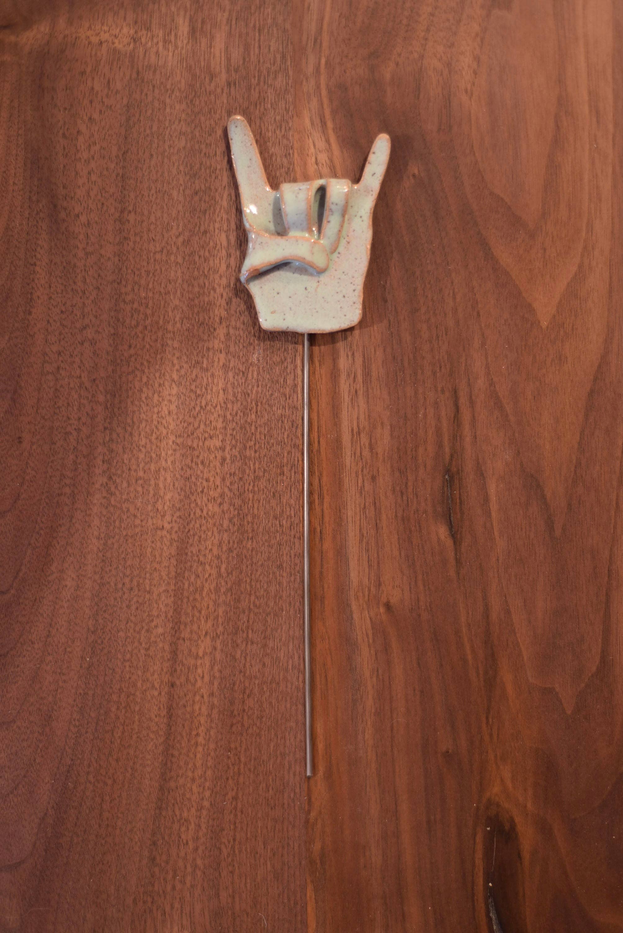 Mud & Maker – wholesale Garden/lawn stake – Plant Buddies - Rock On Hands2