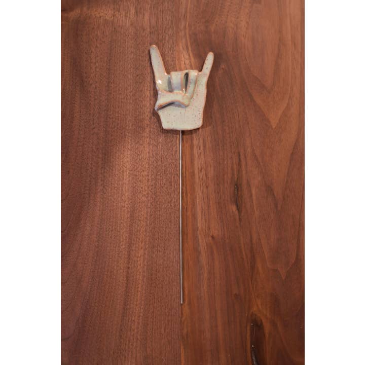 Mud & Maker - Wholesale Garden/lawn stake - Plant Buddies - Rock On Hands2