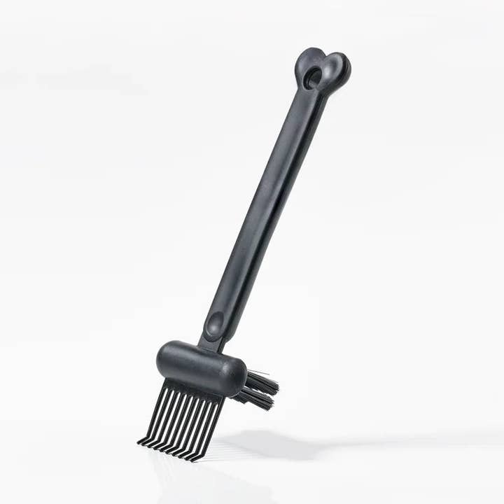 Yuaia Haircare - Wholesale Hair Brush/Comb - Cleaning Brush - Hairbrush cleaning0