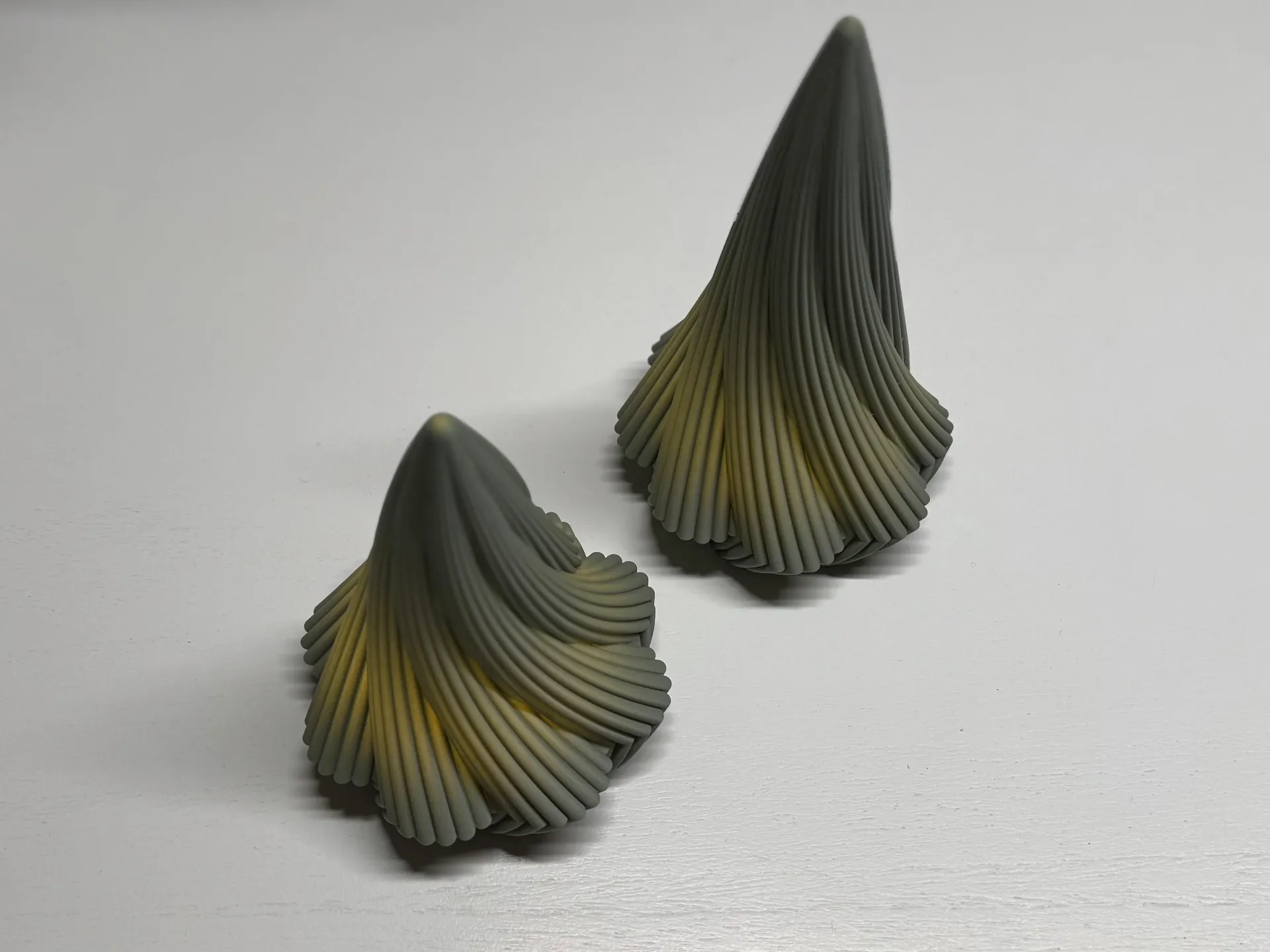 Great American Designs - Wholesale Christmas Decoration - Modern Shabby Chic Cozy Twisted Christmas Tree Decoration2