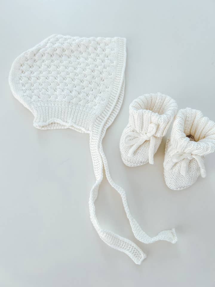 Petite + Co - Wholesale Booties - Baby - CUFF NEWBORN LACE BOOTIES - MILK3