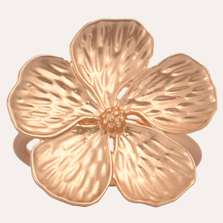 Golden Elegance – Napkin Rings in Gold Floral Design, Luxurious Decorative Dining Table Décor for wholesale by Decozen