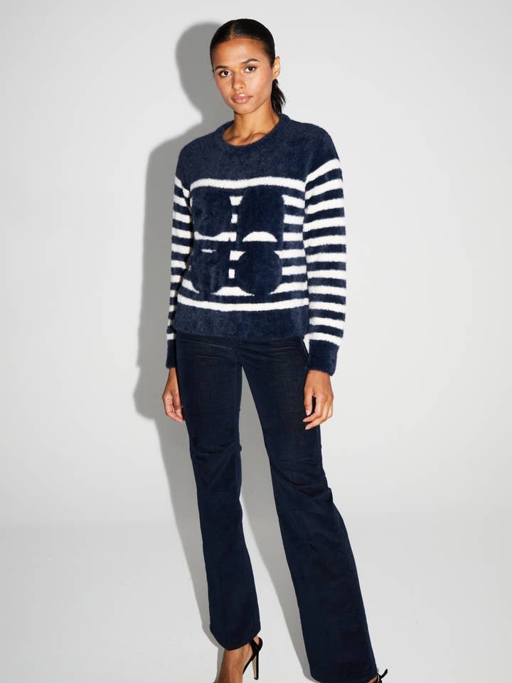 Maglia Lina Fluffy Navy prodotta in Portogallo per la vendita all'ingrosso da parte di IMPREVU