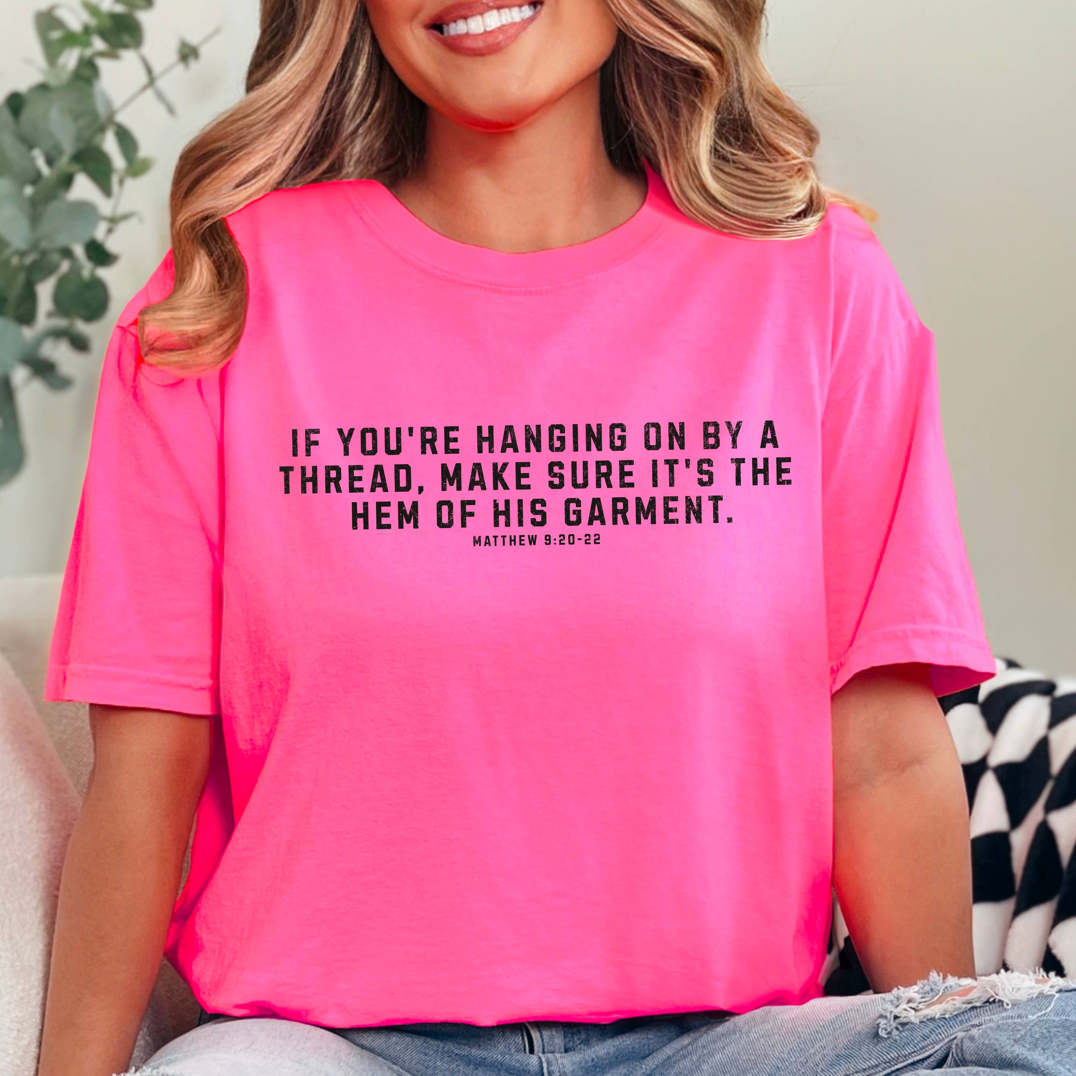 Shoppe SHC - Vente T-shirt à imprimés – femme - Christian Graphic | Ne tenir qu'à un fil | Couleur confort2