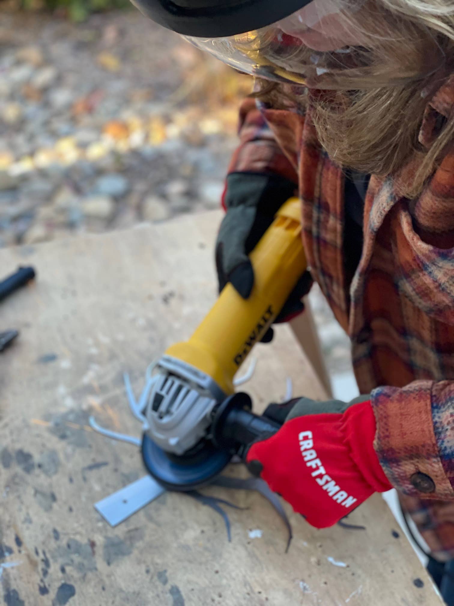 FamilyTree Traditions LLC - Wholesale DIY Craft Kit - Rustic Family Tree, Magnetic Craft Kit7