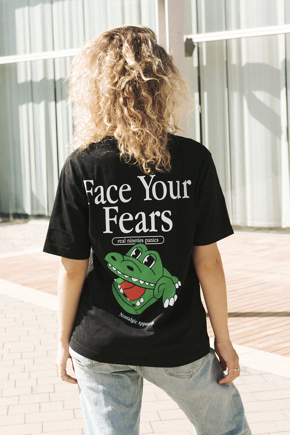 Nostalgic Apparel – Großhandel T-Shirt mit Siebdruck – Unisex – Face Your Fears | Schwarzes T-Shirt2