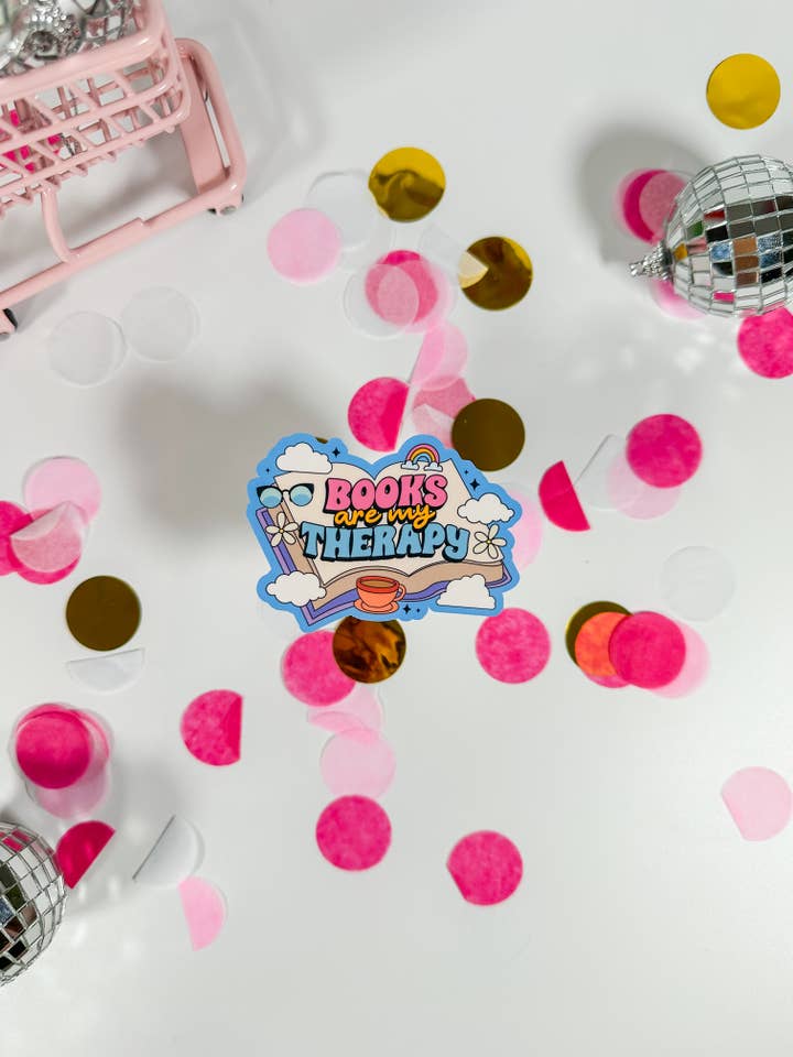 Böcker är min terapi vinylklistermärke för wholesale av BlushedDesigns Co.