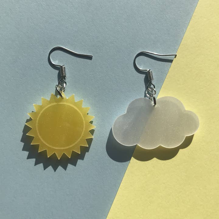 Pendientes gancho sol y nube para venta al por mayor de Han Makes Jewellery