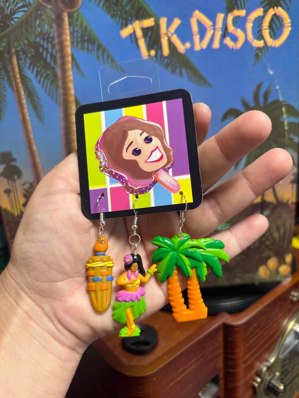 NO RHYME OR REASON ART - Venta al por mayor Pendientes colgantes - Pack de Pendientes Luau - Bailarina de Hula, Palma, Tiki - 20022