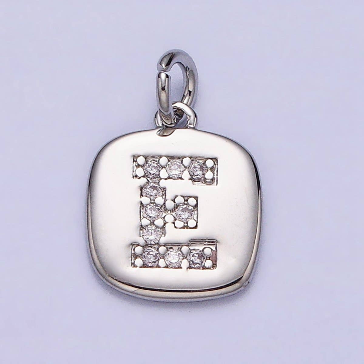Aim Eternal - Vente Breloques/médailles personnalisées - Pendentif personnalisé avec initiale en pavé micro CZ carré argenté clair | A-266-A-2784