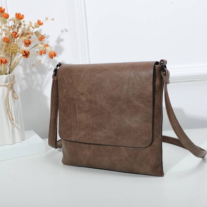 INES DELAURE - Wholesale Messenger Bag - Women's - Zipped flat pouch with soft and very practical flap17