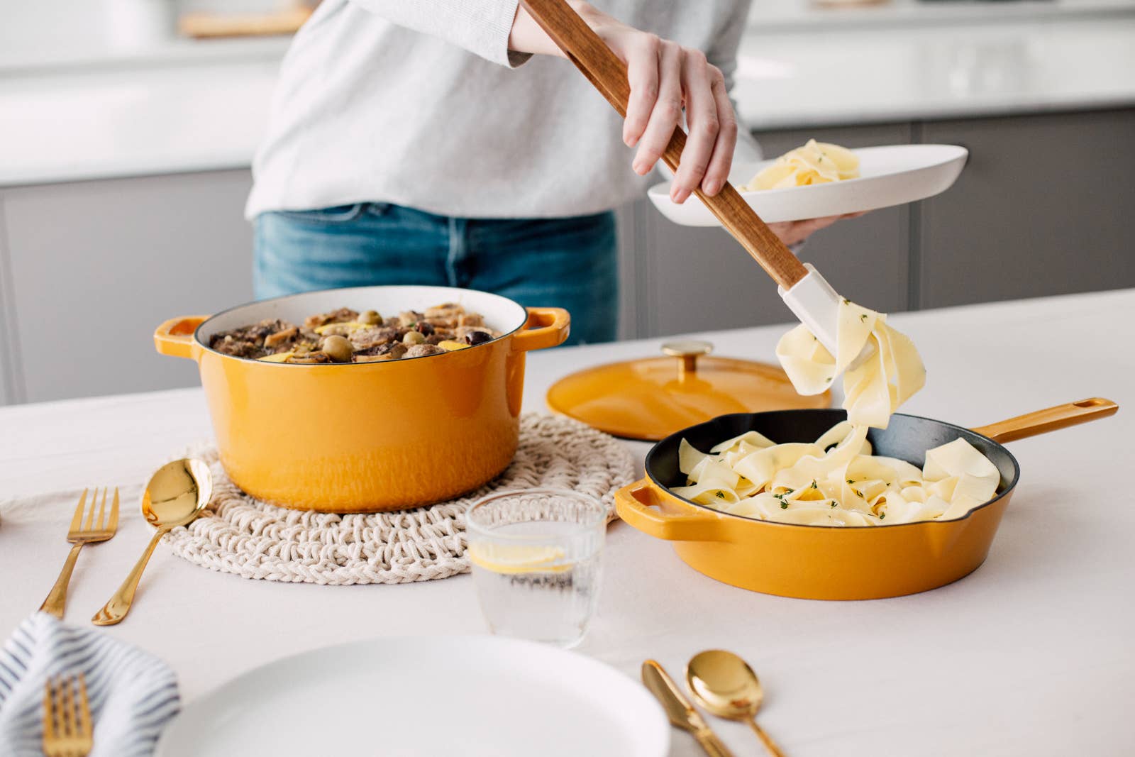 Kana - Wholesale Cast Iron Skillet - Milo 10-inch Skillet with lid22