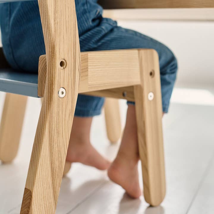 ODEAS - Wholesale Stoel - Kinderen - Kinderschrijfset met bureau en stoel van essenhout10