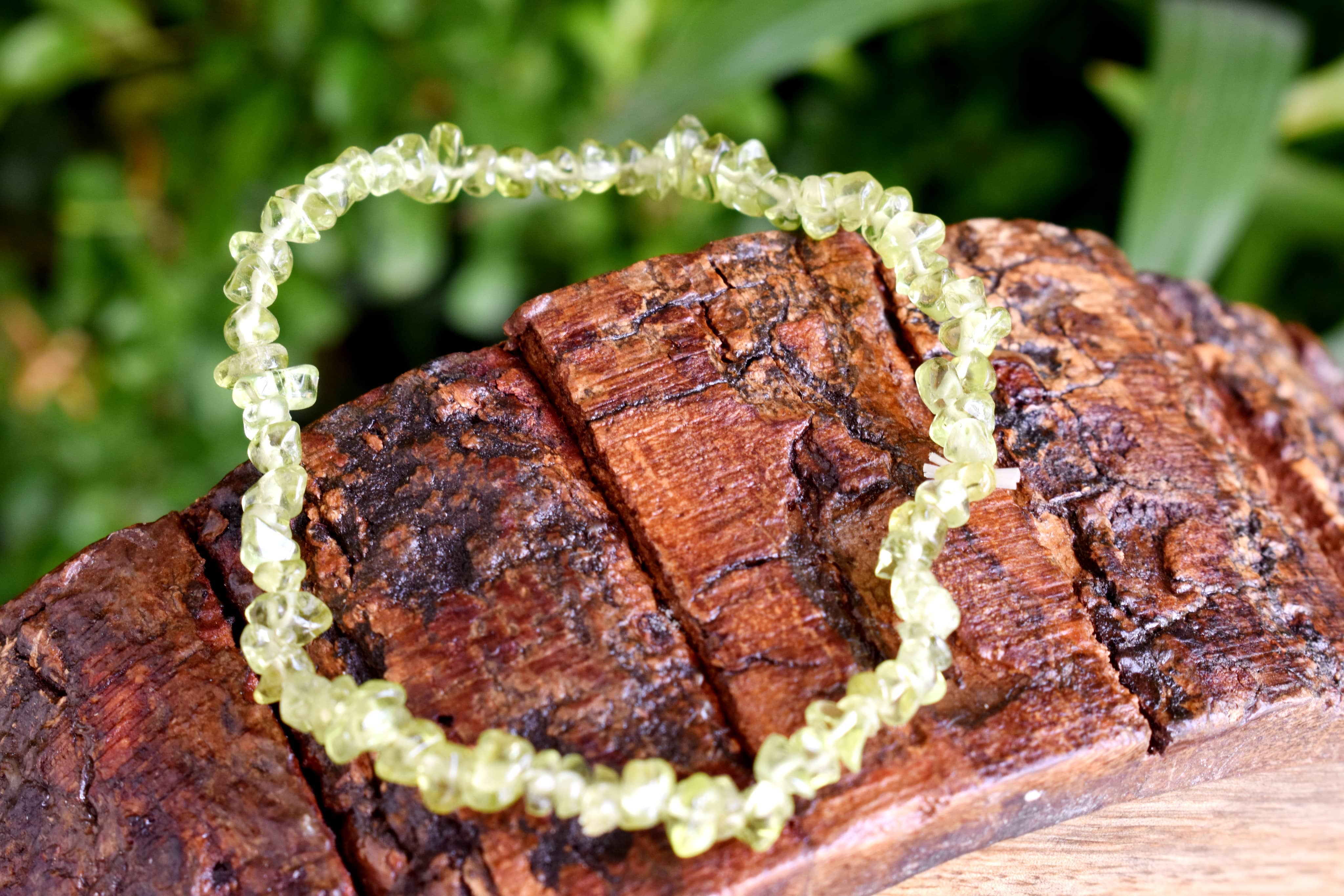 Soothing Crystals – wholesale Beaded bracelet – Healing Stone | Peridot | Chip Bracelet | Spiritual Jewelry6