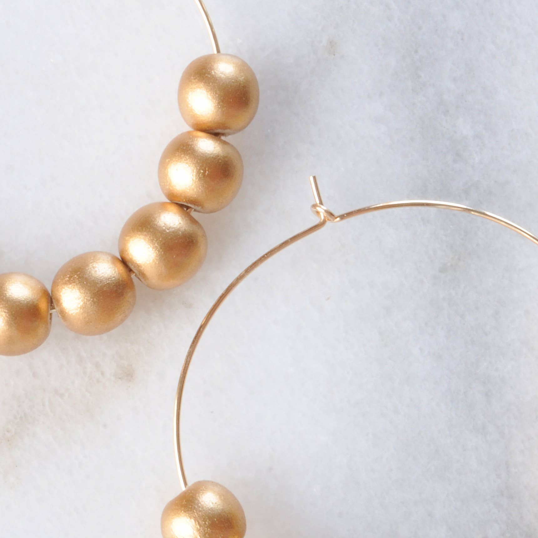 Libby & Smee - Wholesale Oorringen - Wood Bead Hoepeloorbellen7