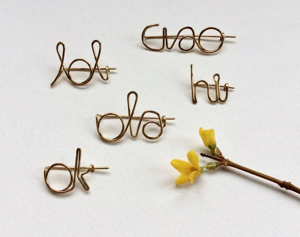 Cinq - Wholesale Brooch - Play word pin4