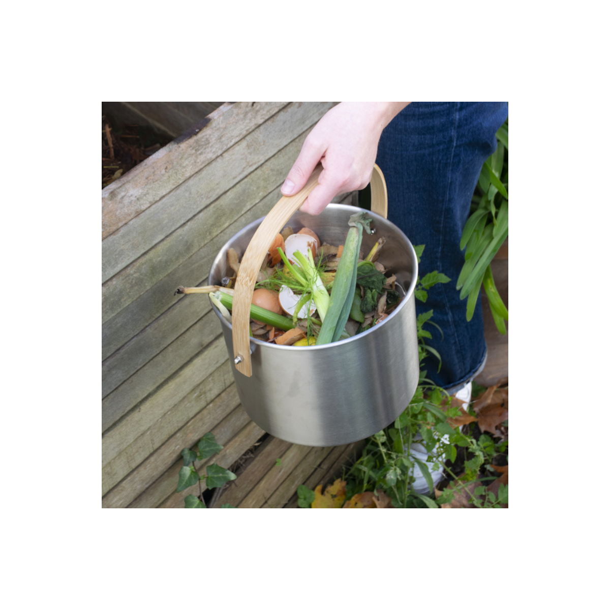 Pebbly France - Wholesale Food Storage Container - 7L Stainless Steel Compost Bin with Built-in Odor Filter2