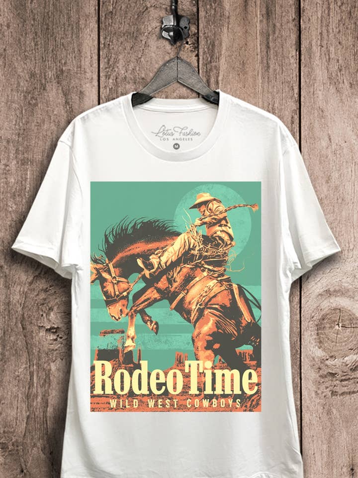 Haut graphique Cowboys du Far West Rodeo Time pour la vente par Lotus Fashion Collection
