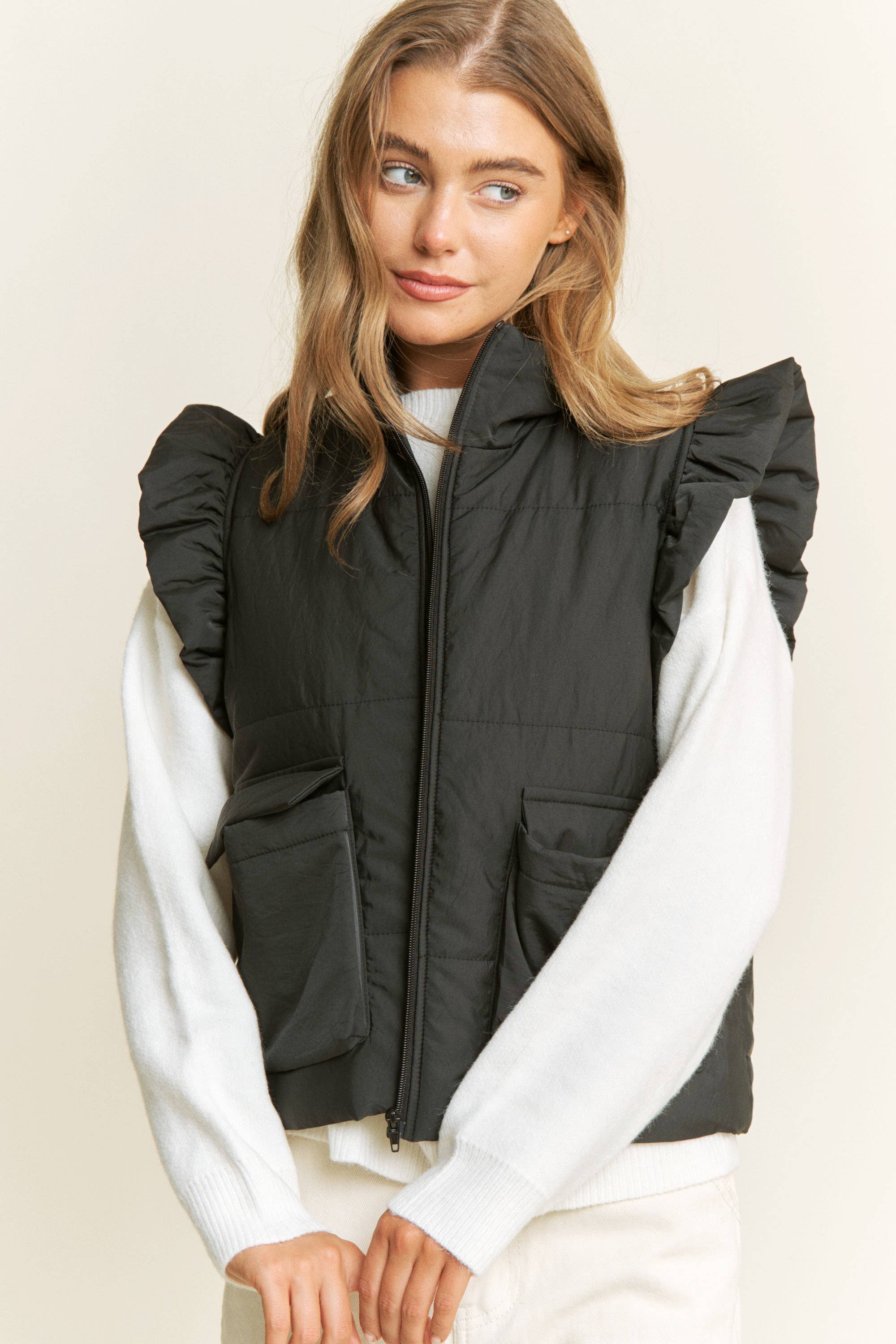 Sweet Generis - Vente Veste sans manches – femme - Veste matelassée zippée Everyday avec détails volantés aux emmanchures23