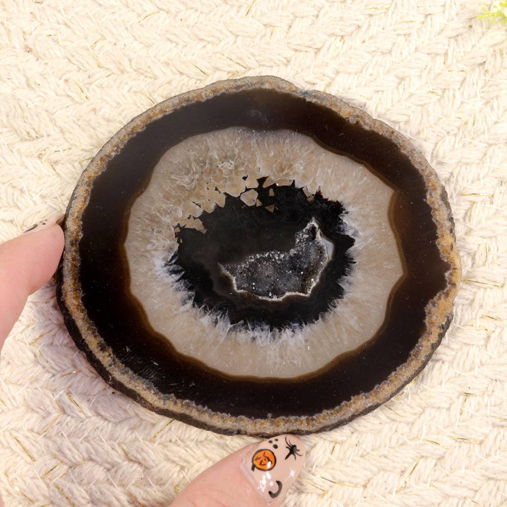 Natures Artifacts Inc - Vente Pierre et cristal de spiritualité - Tranche d’Agate Noire (Grande)1