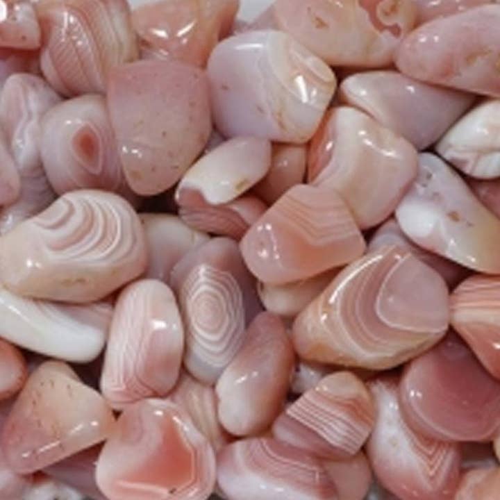 Ágata albaricoque Brasil A (piedra rodada) para venta al por mayor de La Boîte à Cailloux