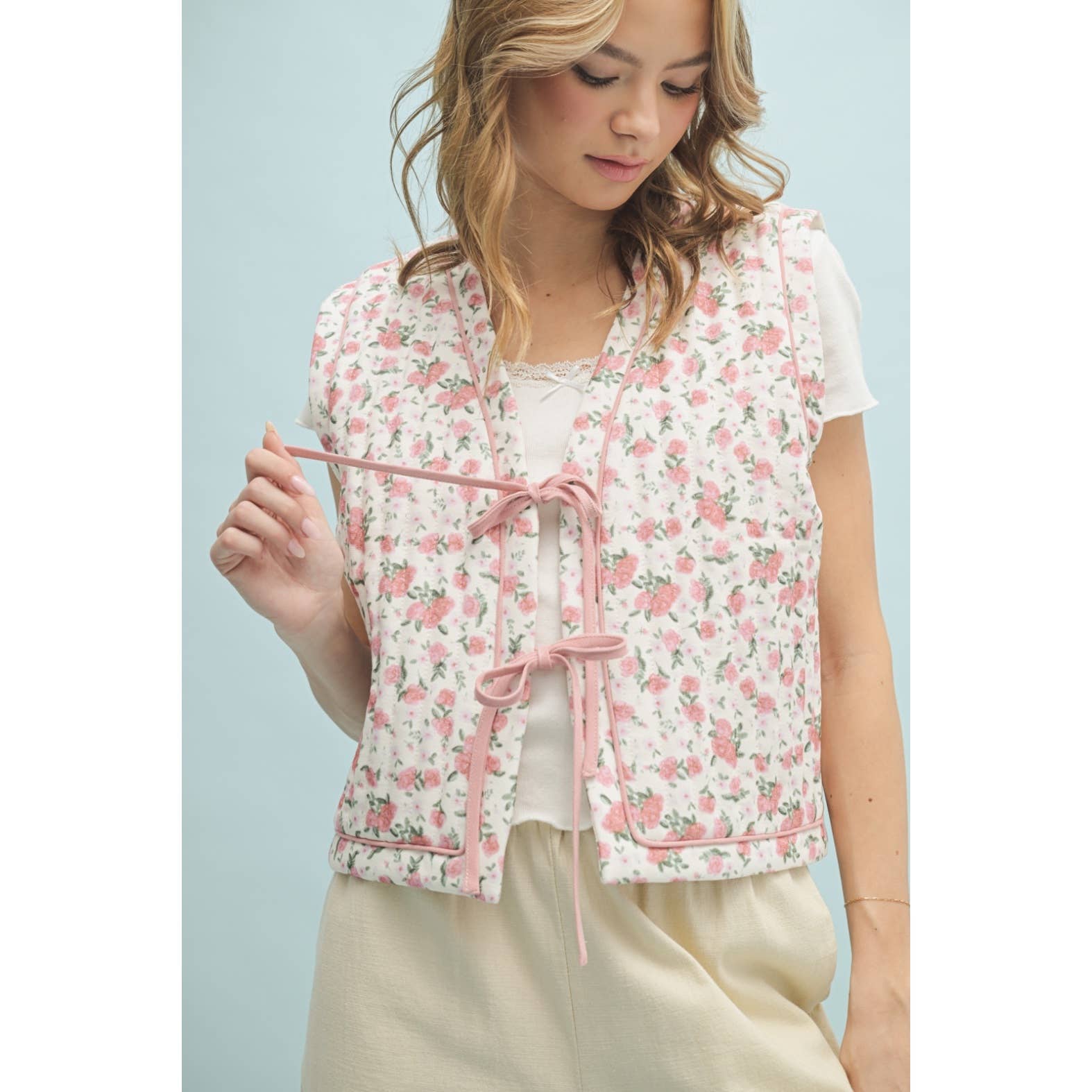 Wishlist Apparel - Wholesale Outerwear Vest - Women's - FLORAL QUILTED VEST / WL25-104000