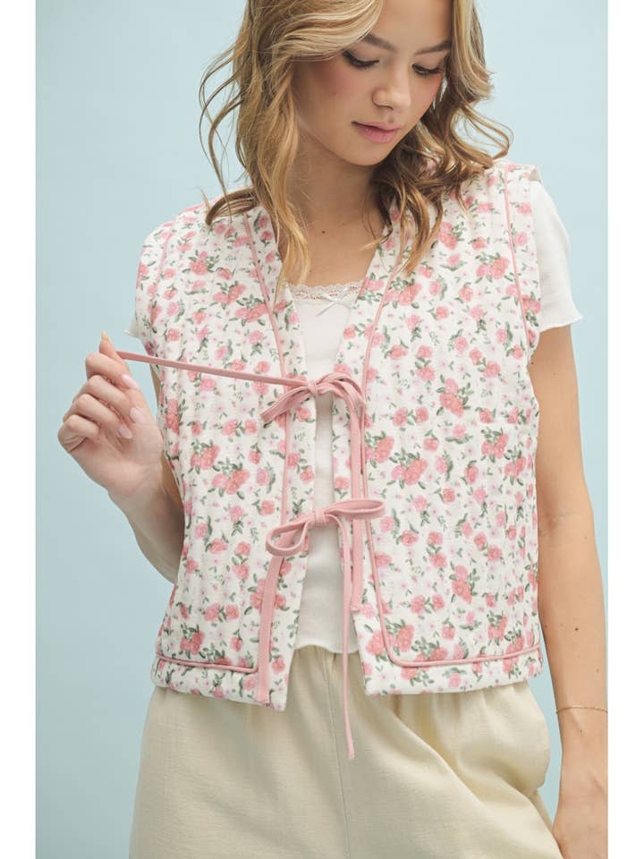 Wishlist Apparel - Wholesale Outerwear Vest - Women's - FLORAL QUILTED VEST / WL25-10400
