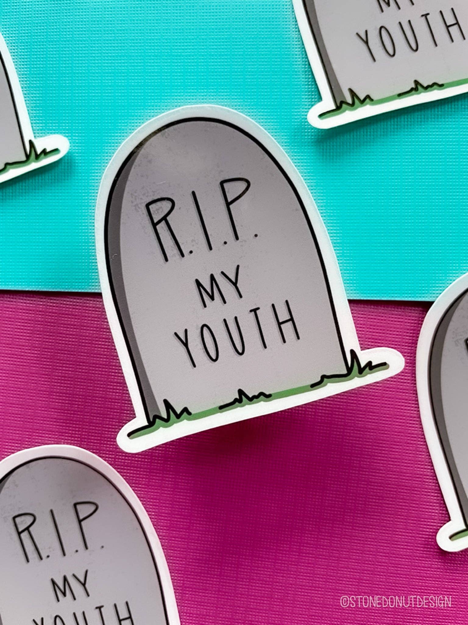 Stone Donut Design, LLC – Großhandel Aufkleber – RIP My Youth Vinylaufkleber0
