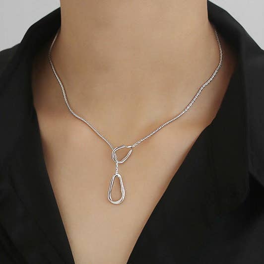 Collana slip-through semplice in argento per la vendita all'ingrosso da parte di AK Brand