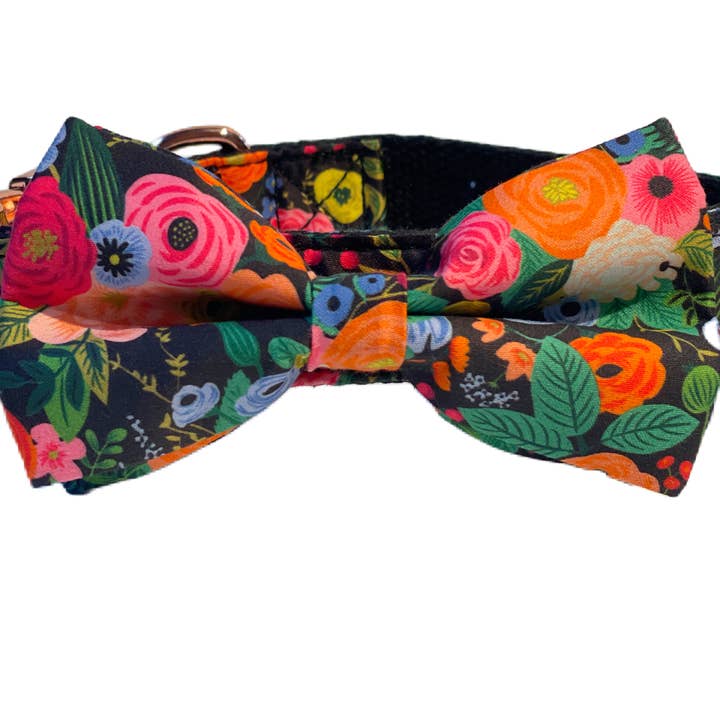 Laurel - Ensemble col et nœud à fleurs florales noires pour la vente par Very Vintage Designs